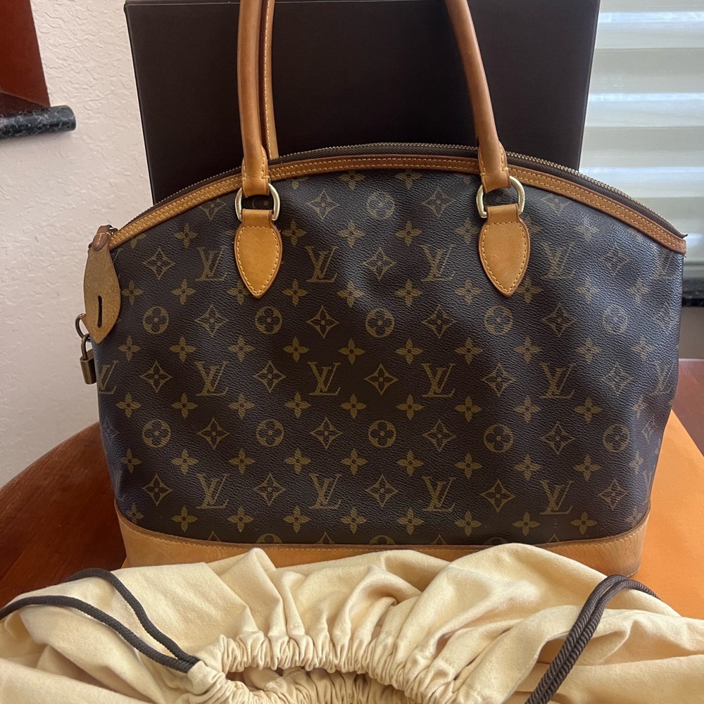 Monogram,Authentic.Very Good Condition, With Dust… - image 3